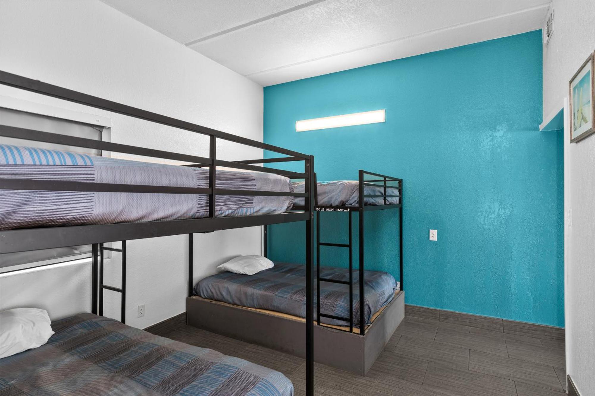 Efficiency Queen Suite Three Queen Beds Non Smoking